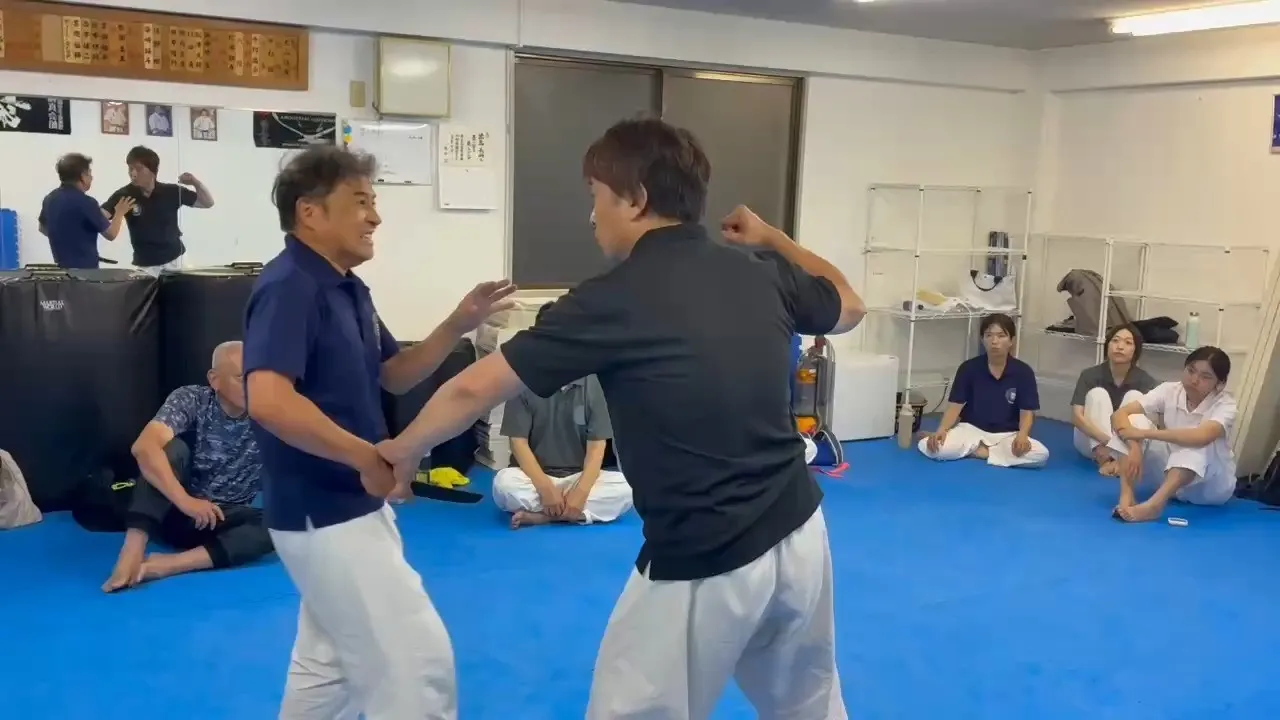 【 神戸】合気・護身術　刃物は捕りに行ってはいけない| Sh...